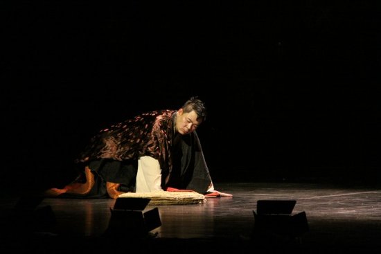 高亚麟演话剧《刺客》 展现堂吉诃德式幽默