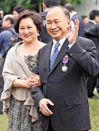 吴宇森患癌亲信封锁消息 林志玲悲伤每天帮祈祷