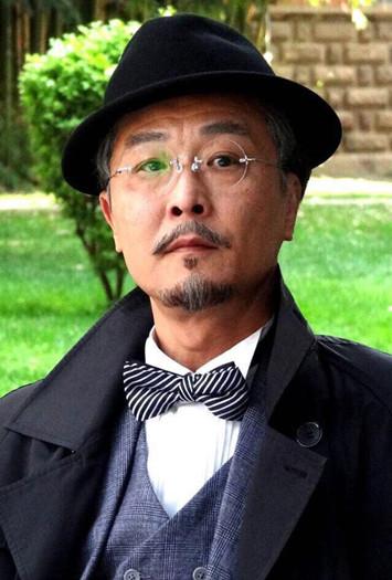 通过对建国初期从战争血雨腥风中走来的曹政,孙四康等人的成功塑造