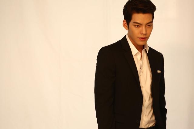 《we are young》曝金宇彬定妆照 泰国tina加盟