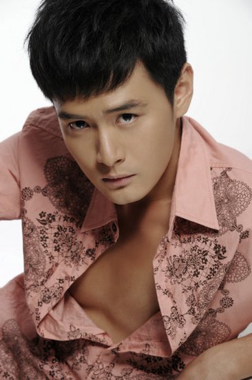 《海上传奇》热播 王雨回忆成长路直言幸运