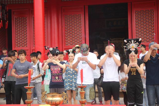 《战地狮吼》南京重磅来袭 张兴哲变身梨园英雄