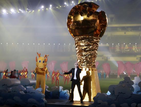 平安连续三年唱响中超开幕式 燃爆五万人体育场