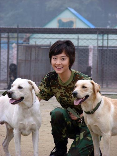 《迅雷<em>急先锋</em>》收视冲冠 刘园园版女警百看不