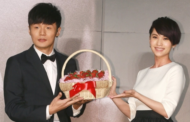 杨丞琳被曝投资李荣浩工作室 网友:夫唱妇随