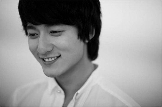 金泽灏加盟《港媳嫁到》 变身文质彬彬海归男