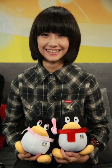 快女四强畅聊微电影 刘忻回忆亲热戏尴尬脸红