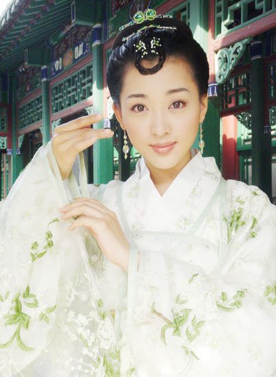 姜鸿、董洁《倾城雪》二度合作 昔日同窗变姑侄