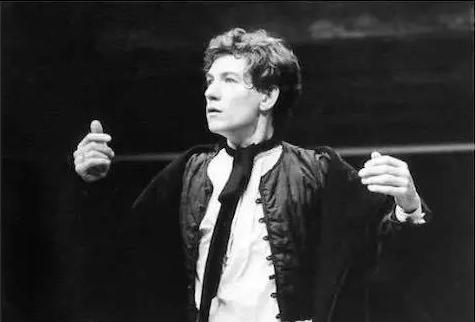 “甘道夫”中国行:去了相亲角,但重点为莎翁