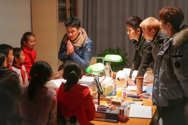 《闪亮的爸爸2》寻找成长的热爱 体验足球魅力