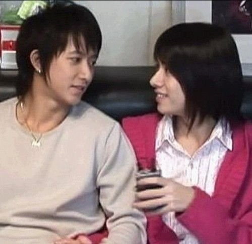 娱乐圈炒作新潮流:男男暧昧卖腐博版头_娱乐_