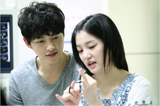 《善良的男人》曝新照 宋钟基李侑菲兄妹情深