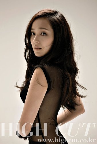 清纯美女柳真破格变身 内衣现身展<em>性感</em>魅力(图