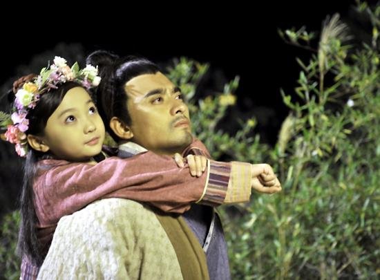 传陈龙染指忘年恋 首度开腔与林妙可谈情