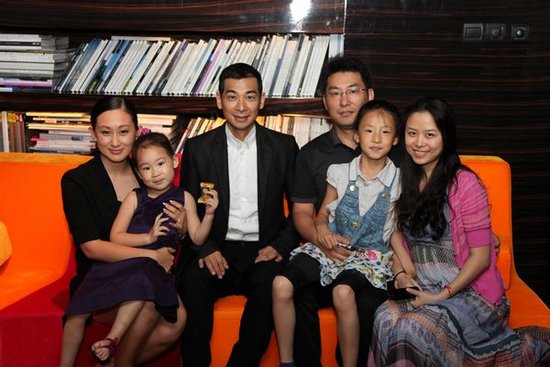  赵文卓 包场《大武当》谢亲友 女儿 首度公开亮相