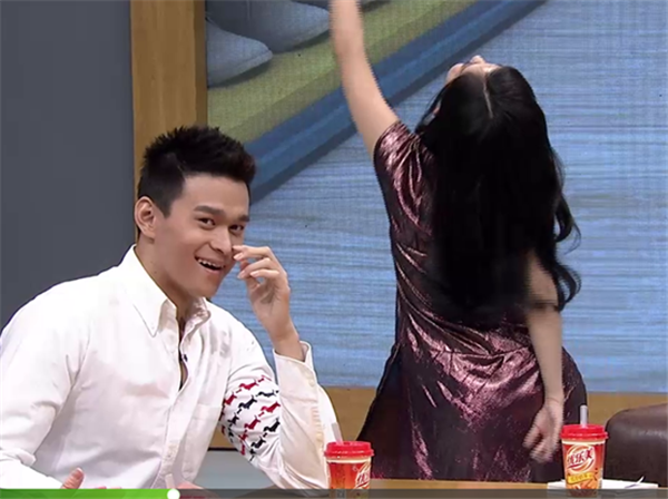 孙杨自称宇宙第一帅?第二帅的张继科坐不住了(图)