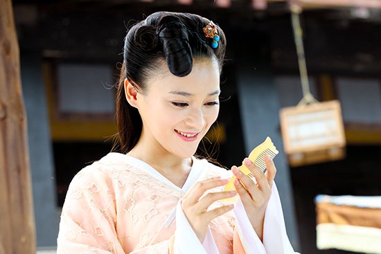 <em>袁姗姗</em>《<em>王的女人</em>》华丽出镜 新偶像新剧新挑