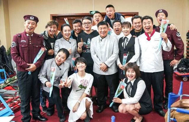 电视剧《越活越来劲》杀青 李国富饰演磕巴李