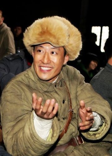 于震否认暴力致妻子流产:自然流产后才结婚