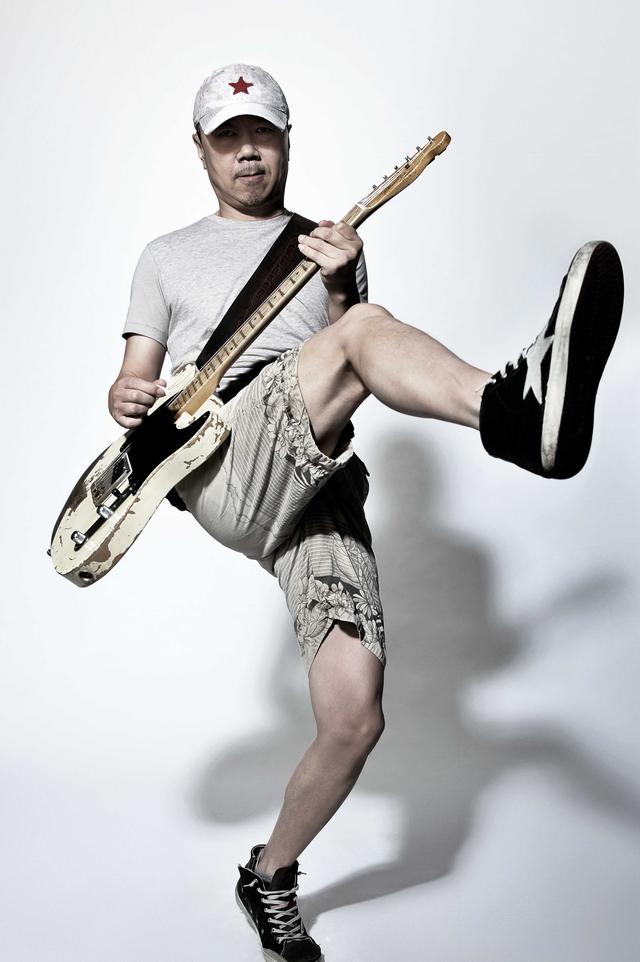 崔健新专辑推迟到25号发 首单《外面的妞》曝光