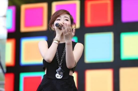 安又琪EP《口红糖》首唱 线上人气爆棚