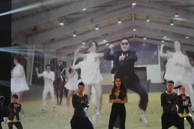 90后超模吴婷《江南style》 遭粉丝疯狂追捧