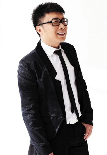 倪新宇新歌发布会后出意外 与庞龙大打出手