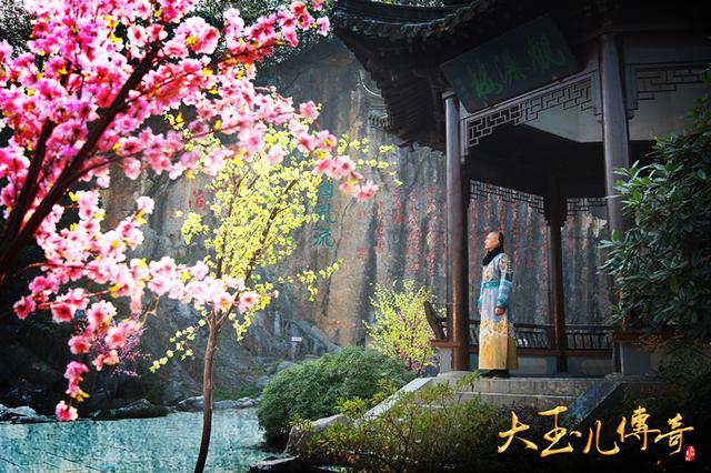 景甜新剧《大玉儿传奇》杀青 再现清宫唯美传奇