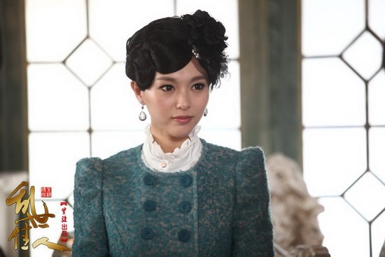 小花旦唐嫣此次在剧中出演民国孤女张莲心