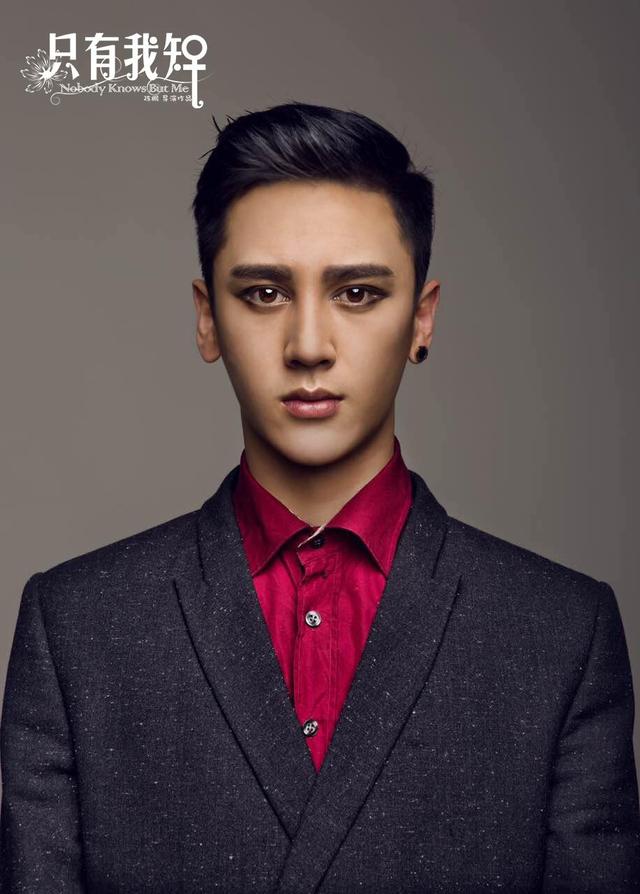 《类似爱情2》再曝花絮 蛇精主创嗨翻