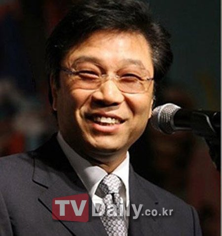  sm公司股价 大增 会长李秀满半年赚近400亿韩