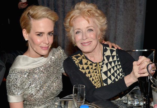 同志女星萨拉·保罗森首谈相差32岁母女恋