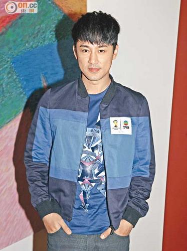 佘诗曼开金口唱世界杯主题曲 林峯积极操肌减腩