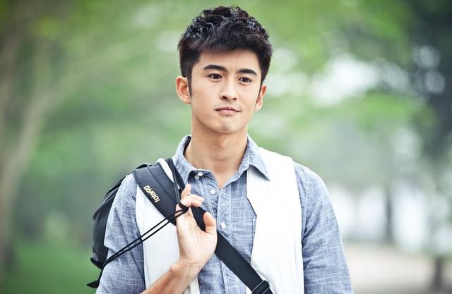 《不一样的美男子》热播 杨幂调侃预测世界杯