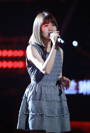 那英今晚腾讯陪聊《新歌声》 朗朗助阵五强争夺