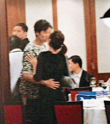 洪金宝儿子被爆秘密结婚 和女友谈恋爱路边吃面【图】