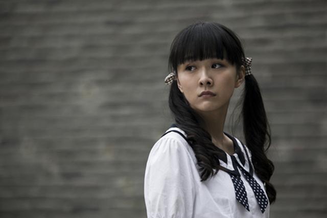 黄晓明版)中孙俪两条辫子的富家千金冯程程形象,也是娇憨可爱,成为