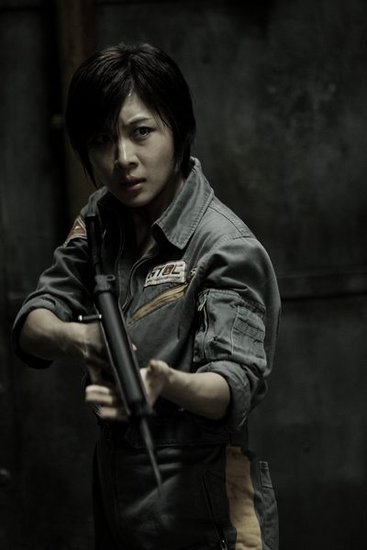 《深海之战》中文版主题曲MV曝光 魏晨词曲动