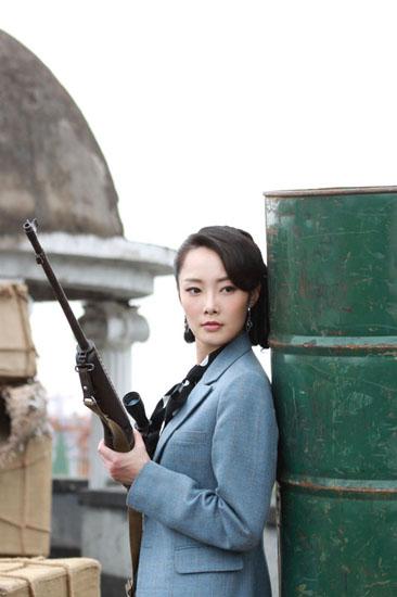 赵兆《东江密令》显身手 英姿飒爽的女版狙击手