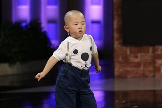 舞蹈神童录制《嗨！》 挑战李玟绝技电动马达臀