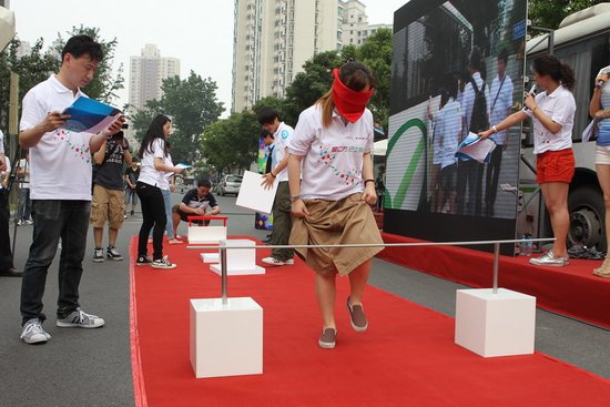 《梦立方》巴士挑战 创新3D车身画面全城关注