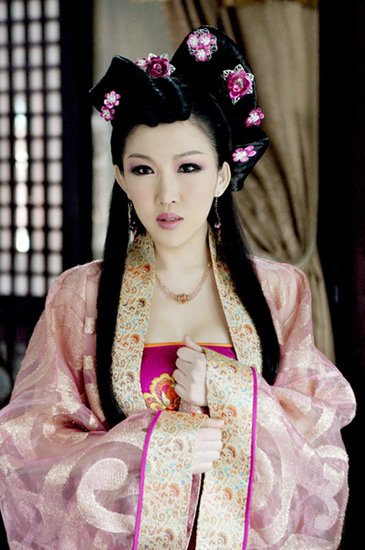 周诗雅出演新剧《济公活佛2》 化身蛇蝎美人