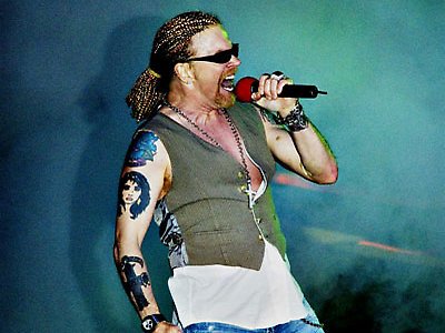 枪花主唱未出席摇滚名人堂 现场遭观众嘘声_娱乐_腾讯网