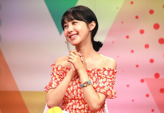 李菲儿以心态爱情女生肌蝴蝶成为少女与刘涛等待好闺蜜图片