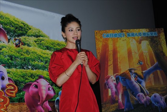 胡可助阵《小战象2》首映 坦言家庭和睦需有爱