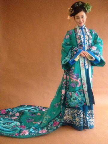 白雨《彩虹男人》温婉端庄 母女深情引叹息