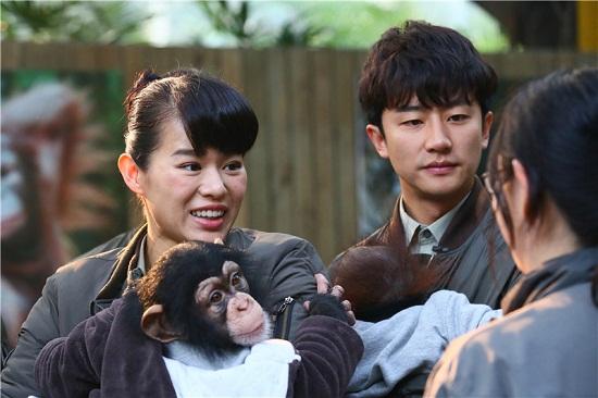 乖儿子不舍奶爸黄轩离开 抱腿狂撒娇