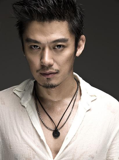 演员芦芳生在剧中饰演"高富帅型医"韩向东,与刘涛一起撑起《幸福》中