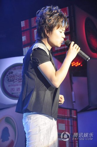 花儿网络唱区20进10晋级赛:18号选手潘倩倩