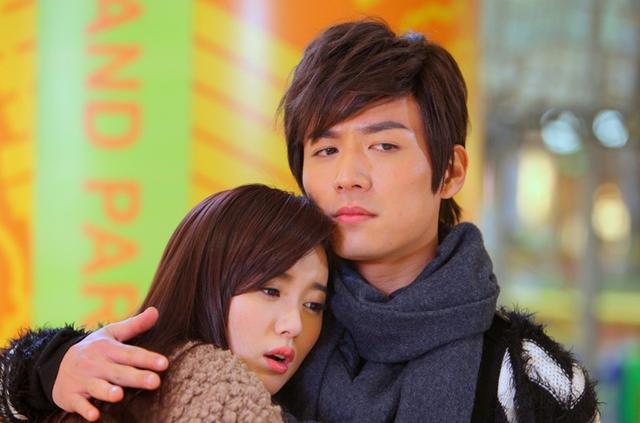 《闪爱<em>女王</em>》明播 王岳伦:李湘<em>不是女王</em>是领导